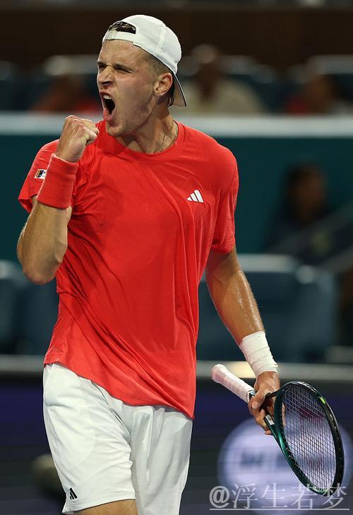 门希克成功斩获生涯首个ATP大师赛男单冠军 门希克成功斩获生涯首个ATP大师赛男单冠军