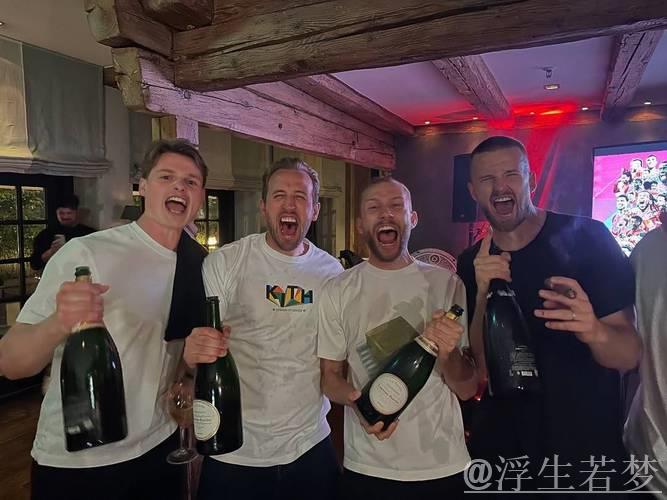 首冠喜悦！戴尔抽雪茄庆祝职业生涯新篇章